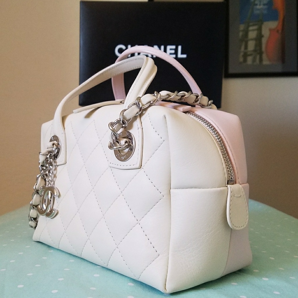 $3500 chanel bowling Bi color Bag limited - Picture 3 of 8